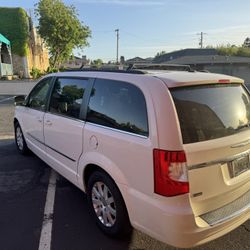 2012 Chrysler Town & Country