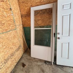 Storm door 36x80 / screen door