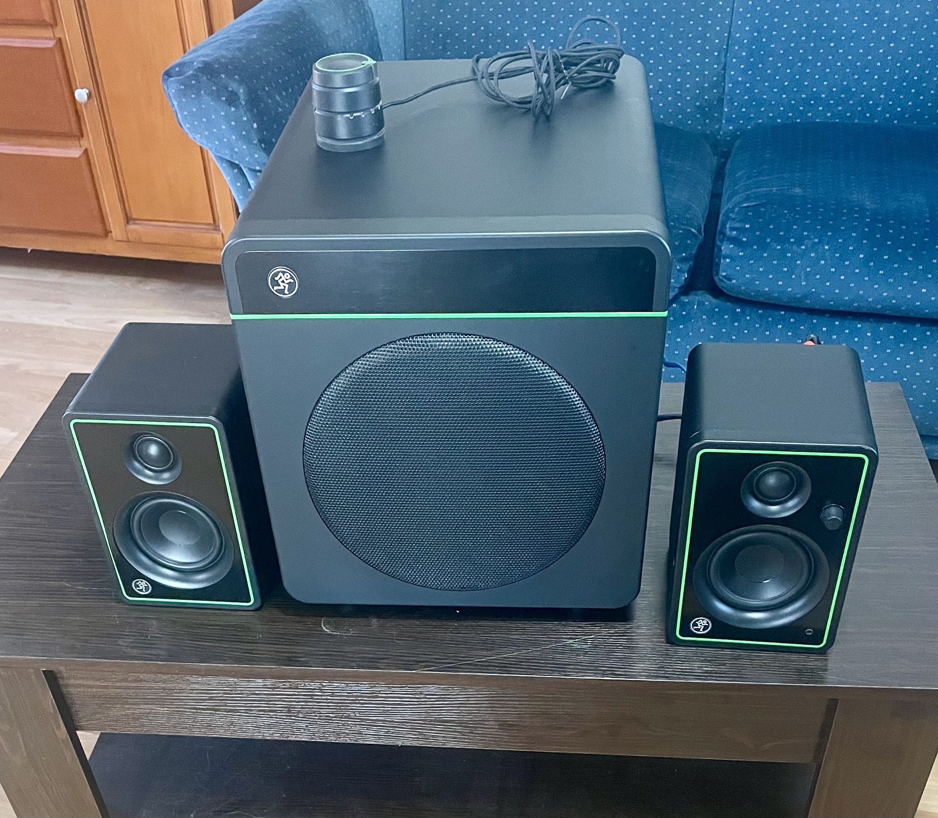 Mackie Ultimate Home Cinema Package - Mackie CR8 - XBT 8'' - Mackie CR8S - XBT