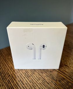 Apple AirPods w/Charing Case