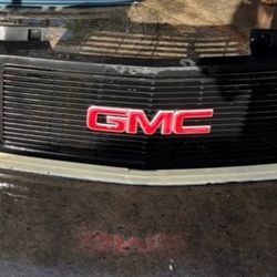 Front Parts Of A Chevy And GMC 1990 And More 