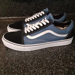 Vans mens 11 Practicaly new 