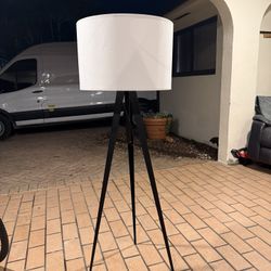 Lámpara De Pie  