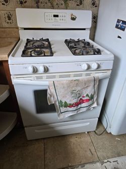 STOVE FREE PICK UP TODAY!