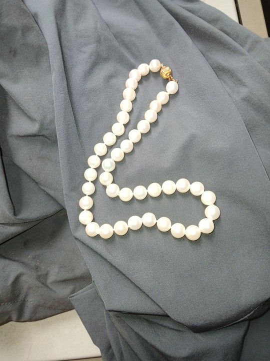 Vintage freshwater pearl necklace