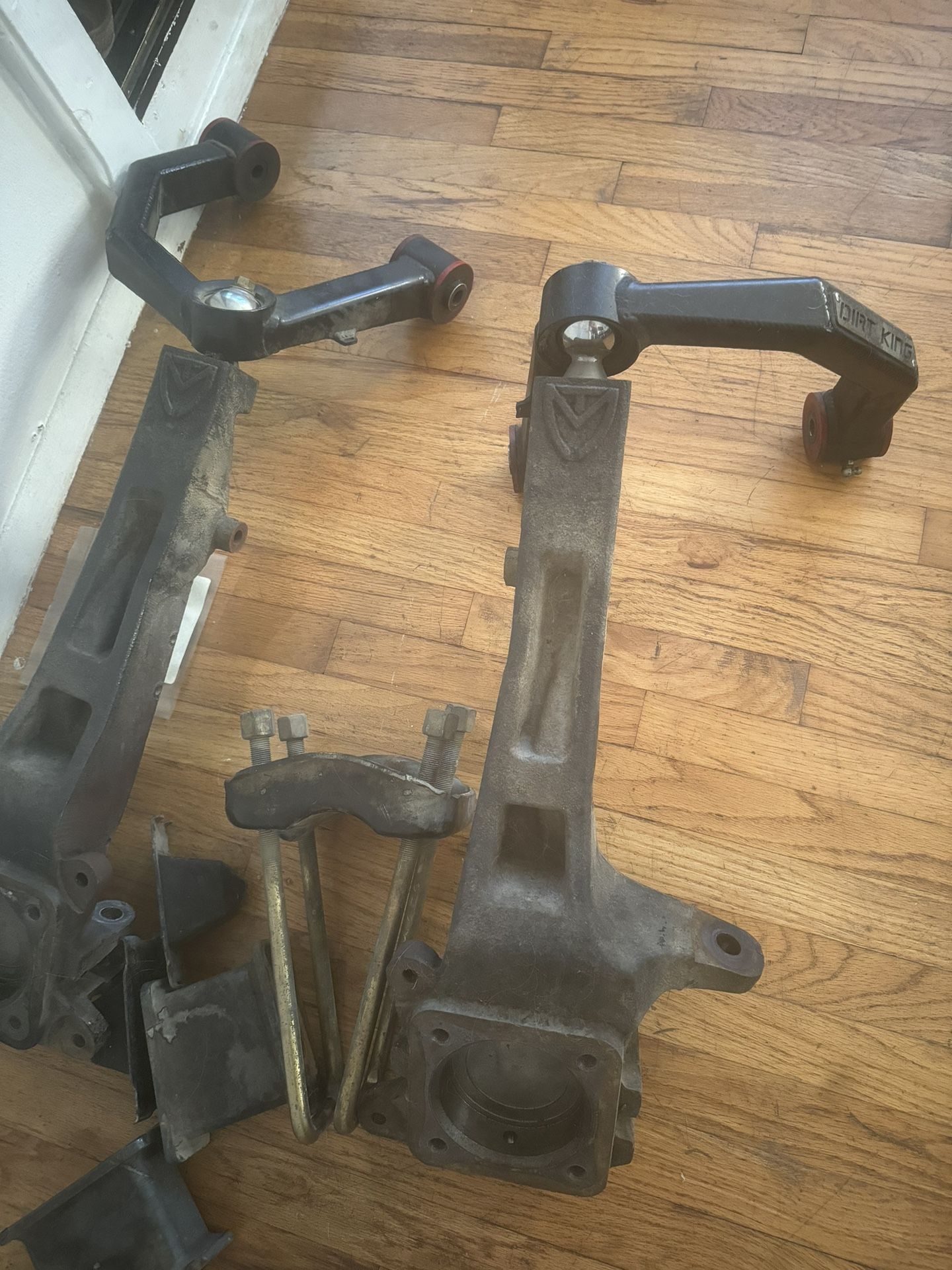 2nd gen Tacoma maxtrac lift spindle and dirt king upper control arm