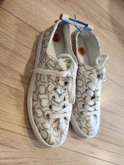 Women's size 10 Calvin Klein shoe