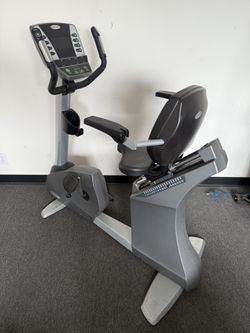 Matrix recumbent/upright bike, Commercial gym equipment