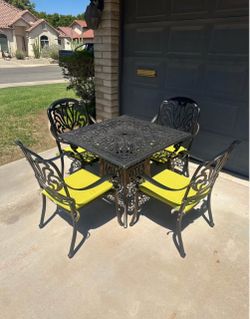 Patio set. Outdoor furniture. Table and chairs. Excellent condition.