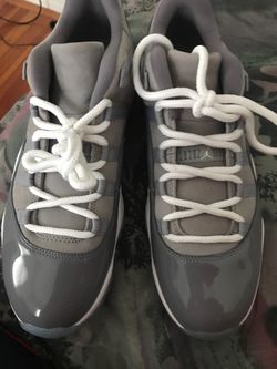 Jordan 11 low cool grey never worn