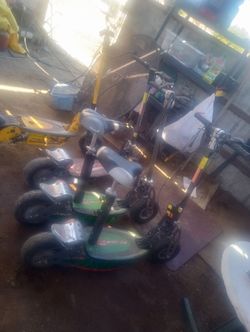 Se venden  4.  Patinetas