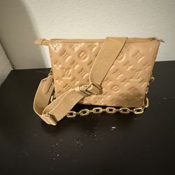 LV Embossed Coussin 