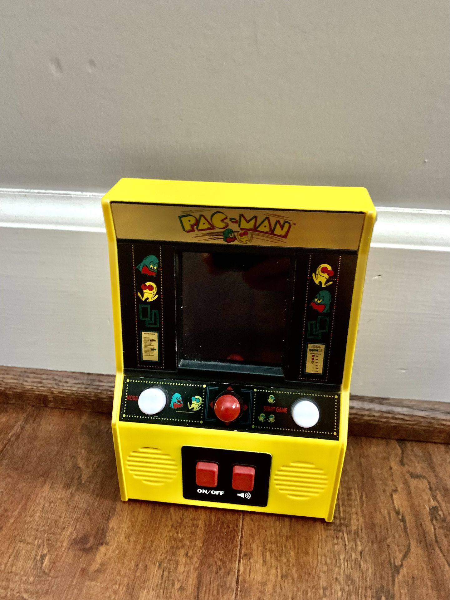 Mini Retro Arcade Pac-Man Machine