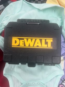 DEWALT self-leveling cross line laser 55'/ 16.7m