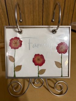 FAMILY PHOTO HOLDER