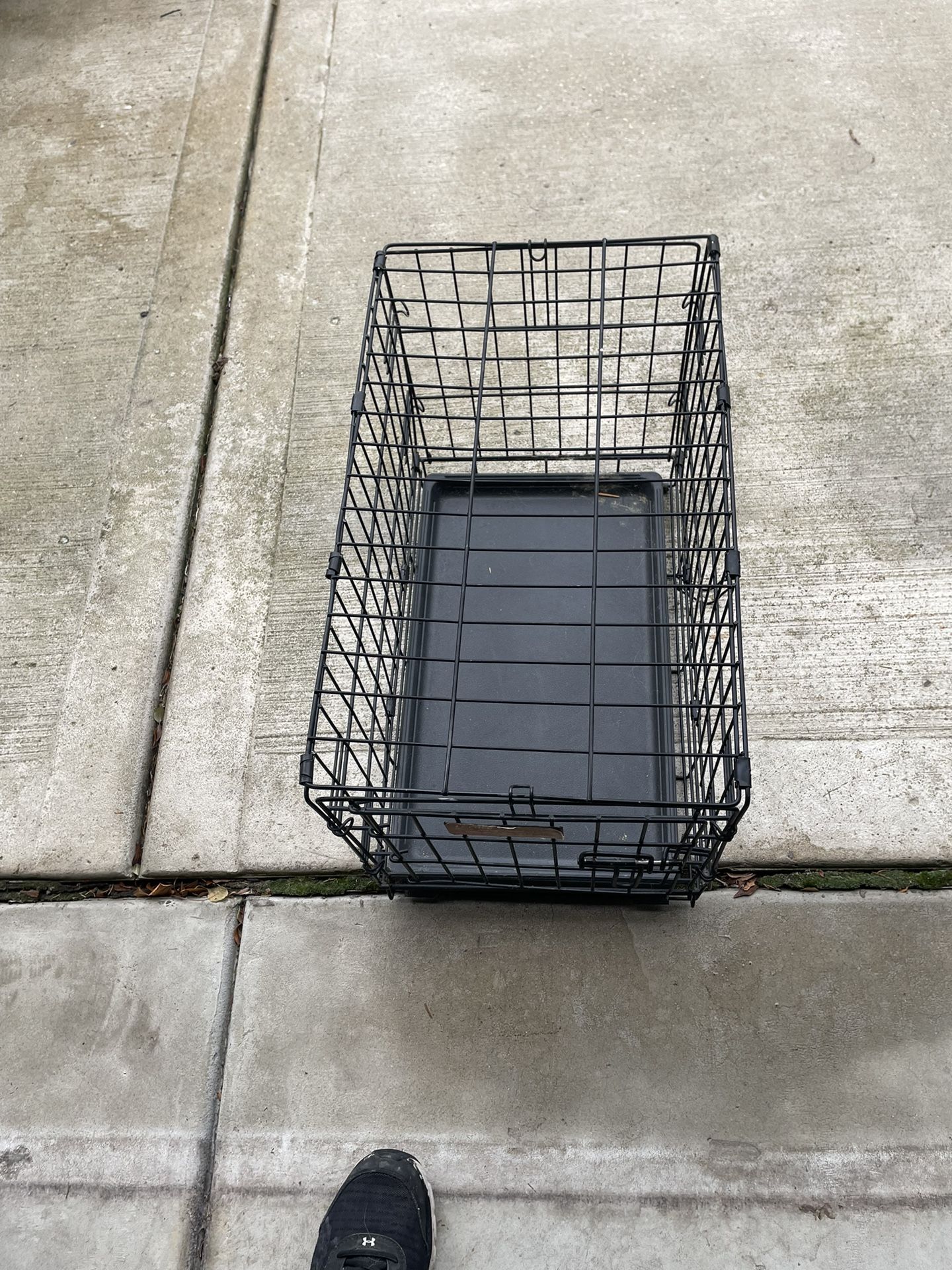 Dog Kennels Medium And Small Sizes