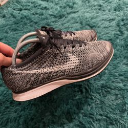 Nike Flyknit Racer 