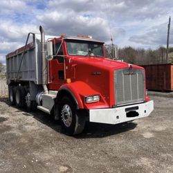 2014 KENWORTH T800 Tri Axle Dump Truck