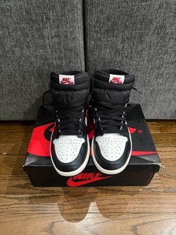 Sz 10 - Jordan 1 High Top Black Gym Red
