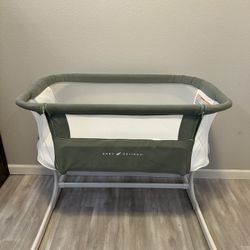 Baby delight Bassinet