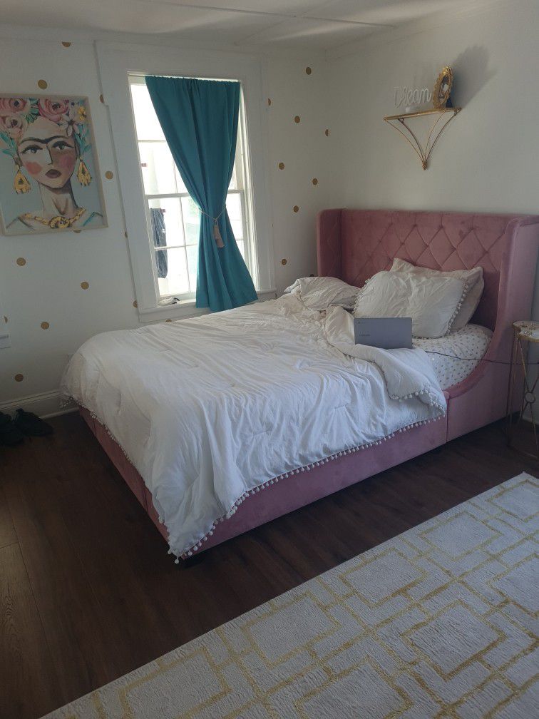 Velvet bedframe with storage and mattress
