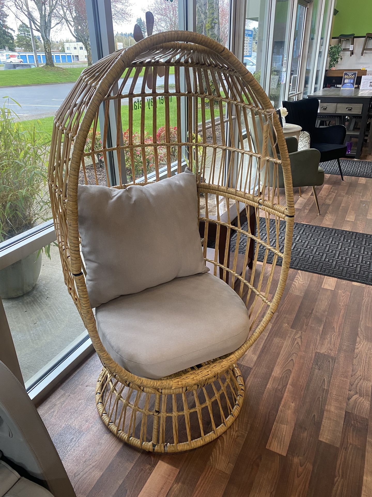 Outdoor Wicker Swivel Chair