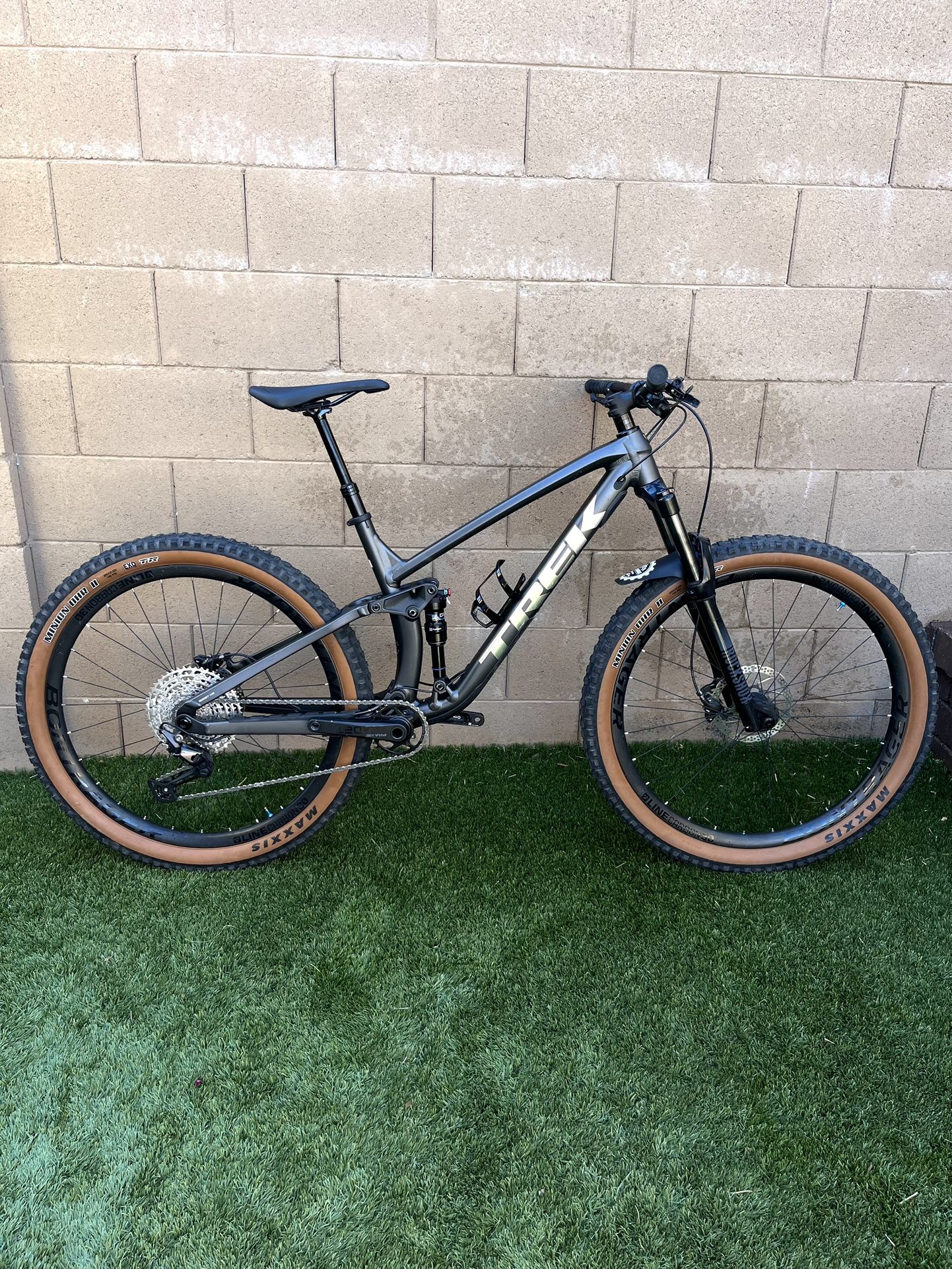 2023 Trek Fuel EX 5 (large)(carbon wheels)