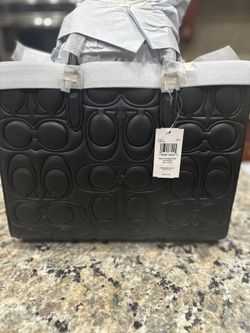 NWT Coach large Maggie Tote Soft C
