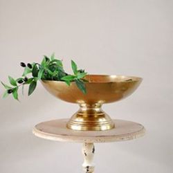Elegant Gold Oscar Bowl Vases X 8