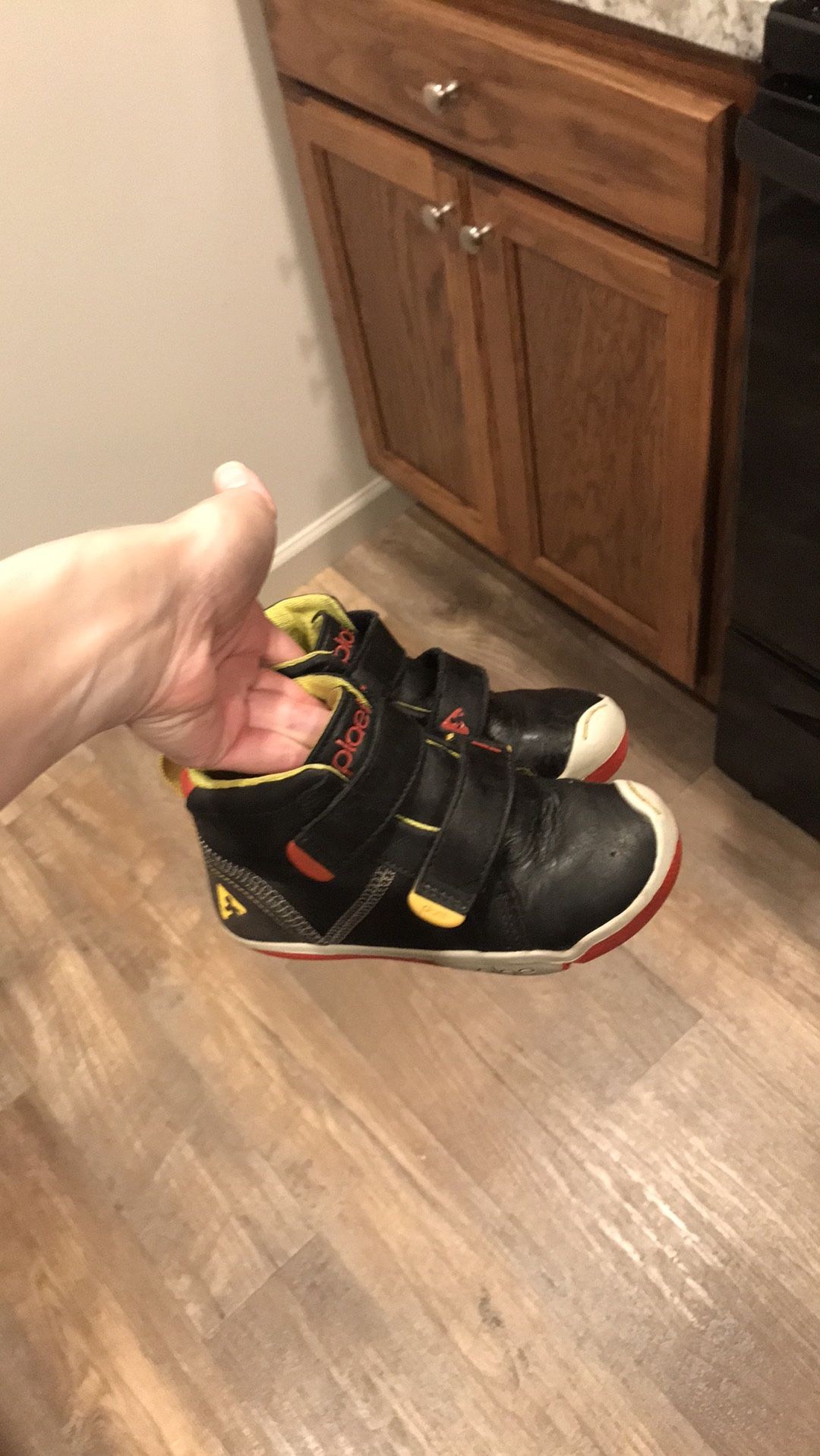 Plae shoes