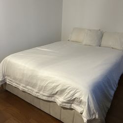 Tufted Double bed Frame With 4 Drawers