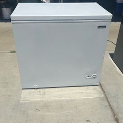 Magic Chef Freezer