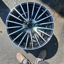 Mercedes Benz AMG Staggered 21 X 10 Inch Wheel