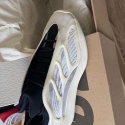 Yeezy 700 size 12