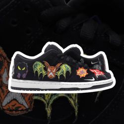 Nike Dunk Low “NECKFACE” size(9). In Mens. DS(New). Factory laced. $190 cash. Trades welcome. ⚪️⚫️⚪️