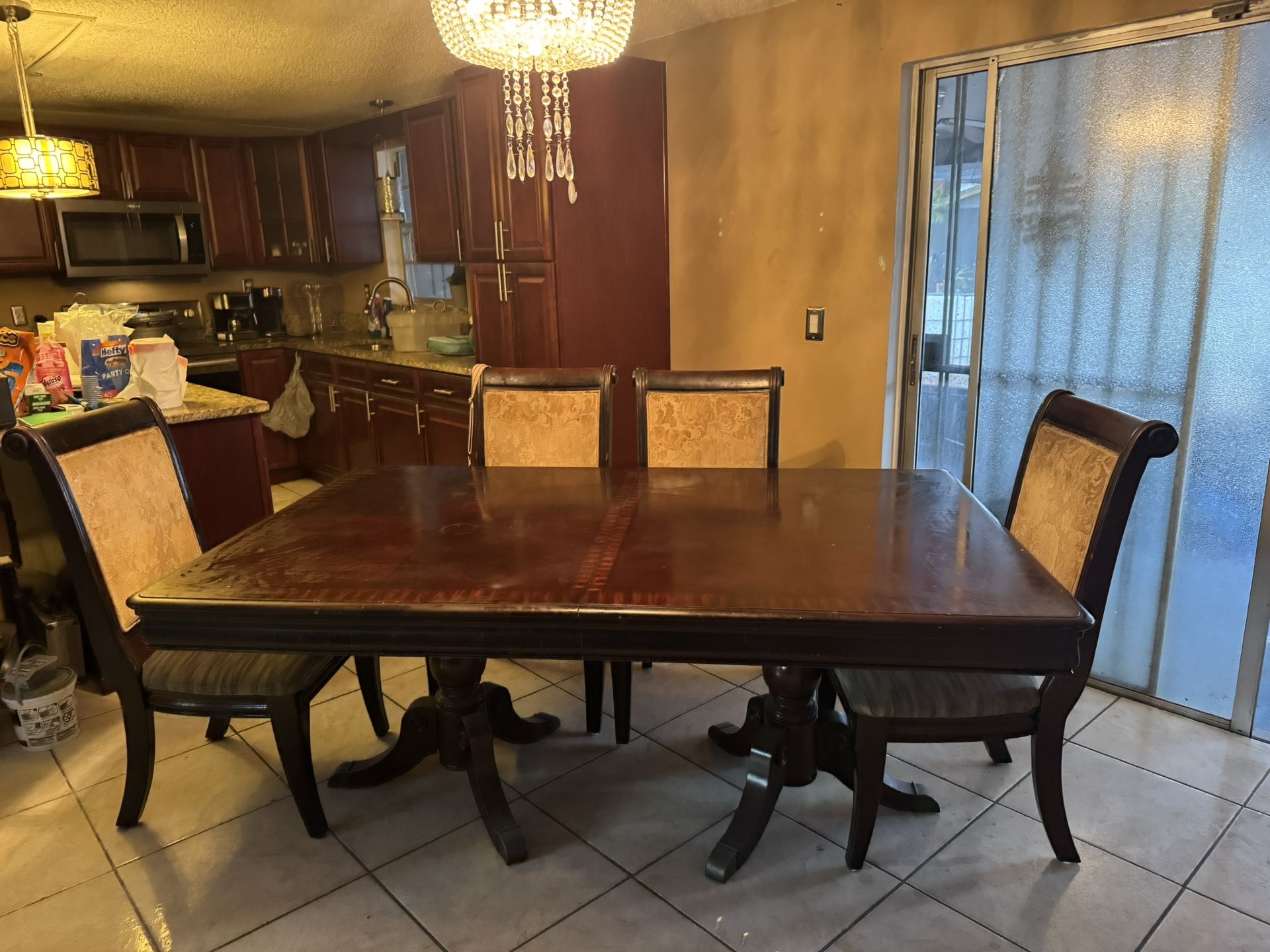Dinning room Set - FREE