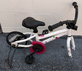 Kids Bicycle 3-4 Years Old – New with Storage Damage – $30