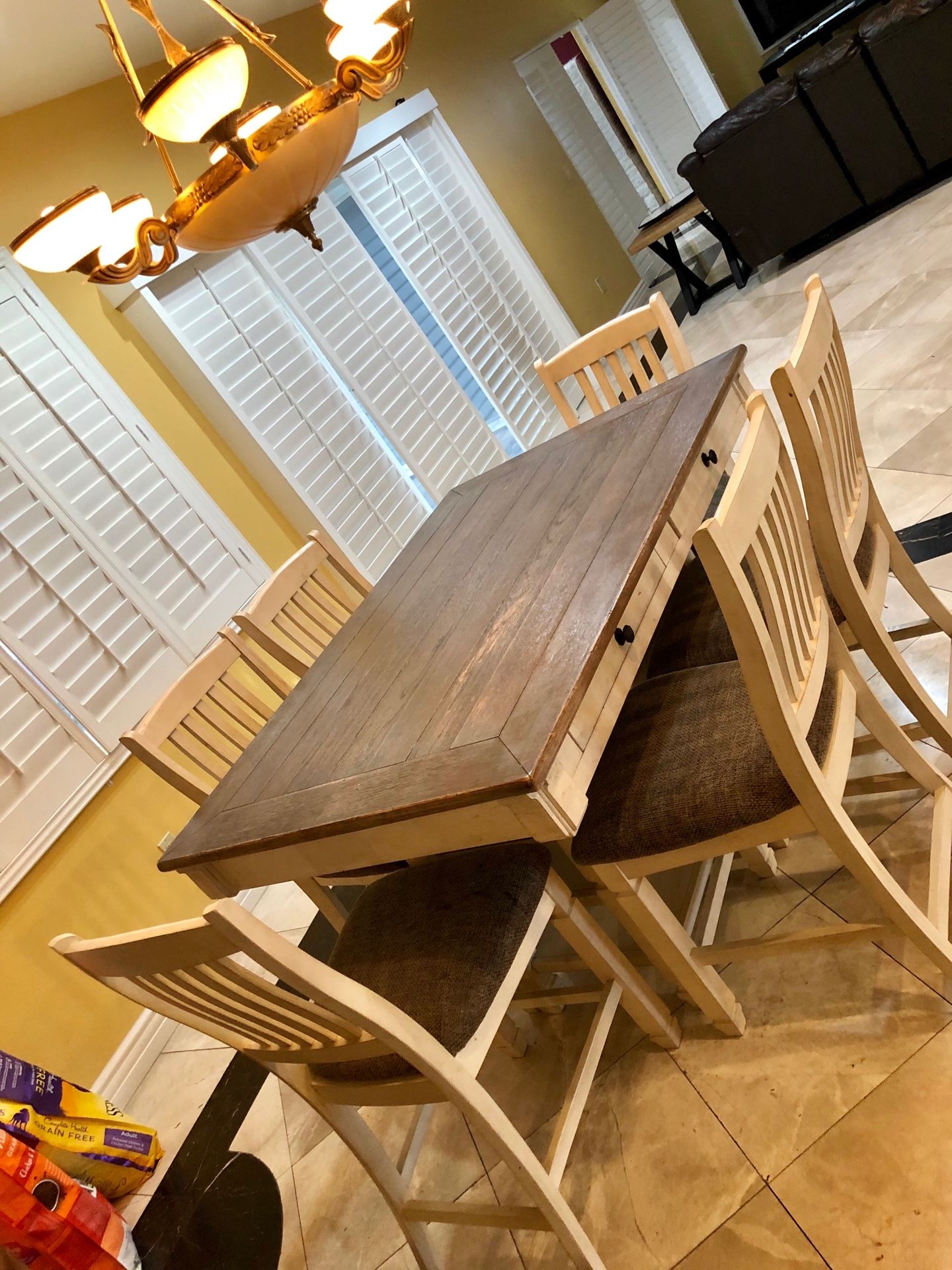 Dining Table with 6 chairs