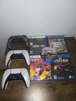 PS5 controllers and games