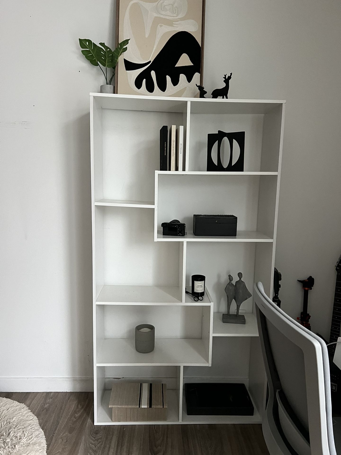 White Modern Bookcase / Bookshelf 