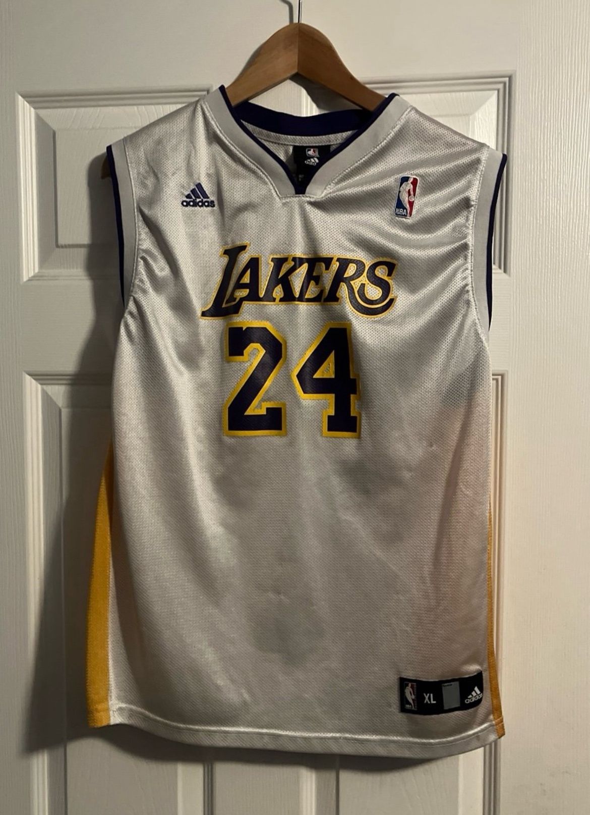 Lakers Kobe Bryant jersey Size kids XL