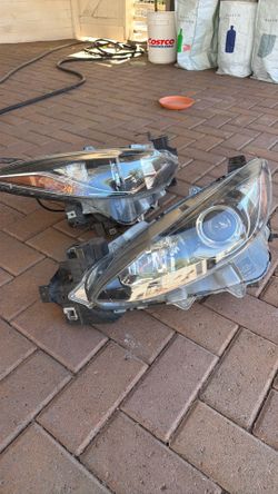 Mazda 3 2016 Headlights 2.0L I-sport - As-is
