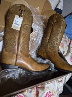 Women aeiat, boots 8 y 8 y medio $105 par precio fijo seagoville Itx