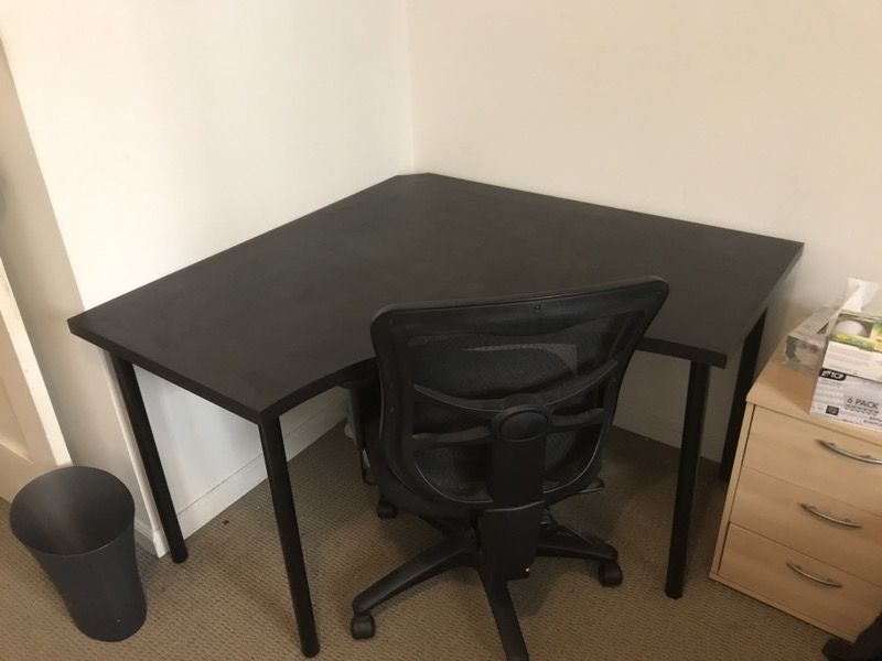 IKEA Linnmon corner desk (black, black legs)