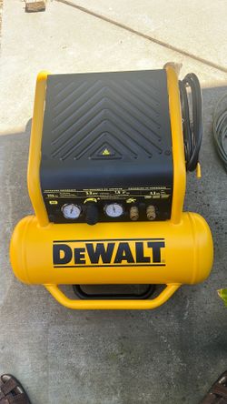 Dewalt 4.5 gal. 225 PSI. Compressor like new $299 or best offer