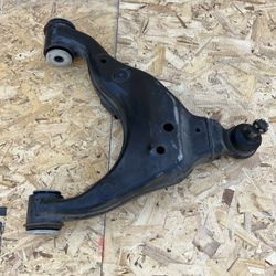 16-23 Toyota Tacoma /4runner Right Side Lower