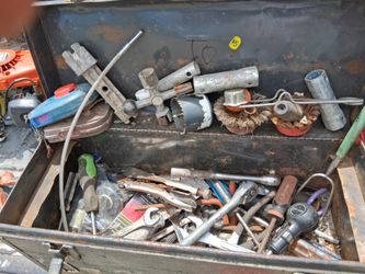 Tool box of toolsdiffrent stuff in box