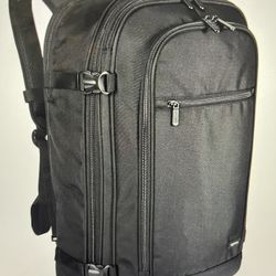 AMAZON BASICS TRAVEL BACKPACK 