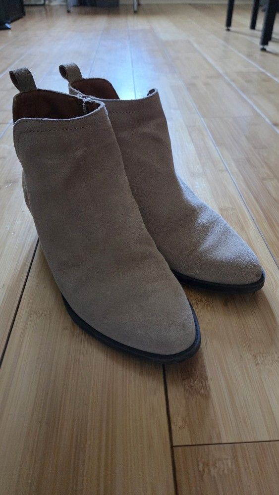 Women's Lucky Brand Mid Top Boots Size 9