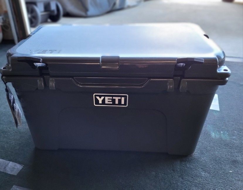 Yeti Tundra 45 Grey Cooler